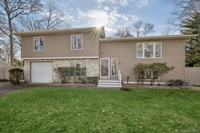 Beach Home Sale Pending in Hampton Bays, New York