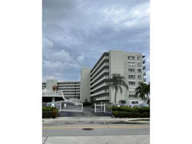 Beach Condo For Sale in Lake Park, Florida
