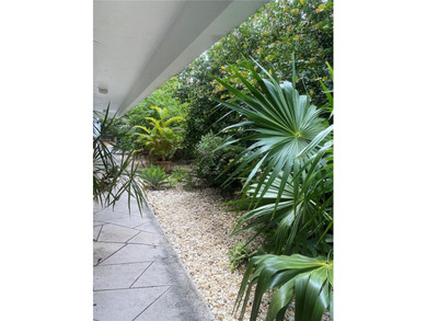 Beach Condo For Sale in Miami Beach, Florida