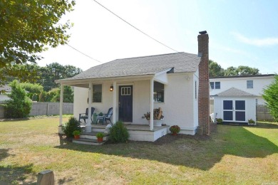 Beach Home For Sale in Hampton Bays, New York