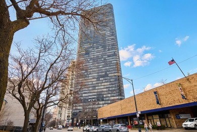 Beach Condo For Sale in Chicago, Illinois
