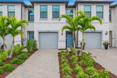 Beach Townhome/Townhouse For Sale in Sarasota, Florida