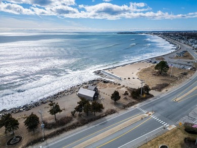 Beach Condo Active Under Contract in Hampton, New Hampshire