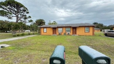 Beach Townhome/Townhouse For Sale in Vero Beach, Florida