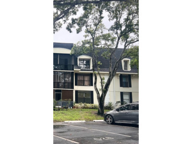 Beach Condo For Sale in Lauderhill, Florida