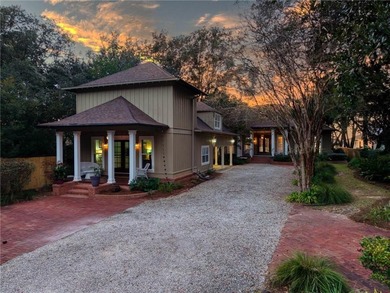 Beach Home For Sale in Fairhope, Alabama