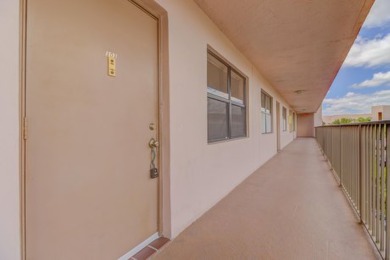 Beach Condo For Sale in Sunrise, Florida