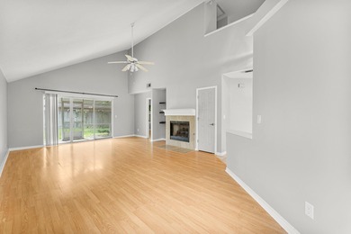 Beach Townhome/Townhouse For Sale in Fort Walton Beach, Florida