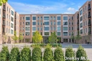 Beach Condo For Sale in Glen Cove, New York