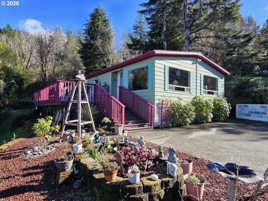 Beach Home For Sale in Gold Beach, Oregon
