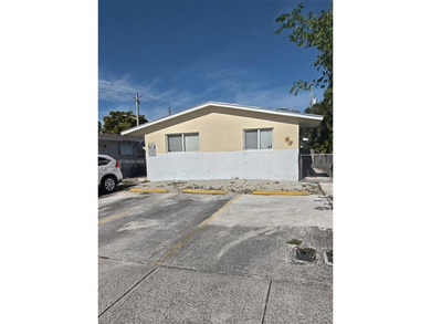 Beach Townhome/Townhouse For Sale in Hallandale Beach, Florida