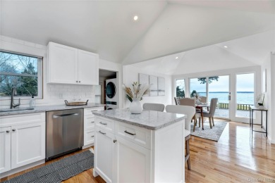 Beach Home For Sale in Jamesport, New York