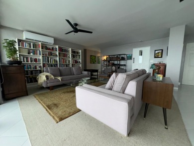 Beach Home For Sale in Panamá,