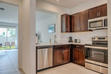 Beach Townhome/Townhouse For Sale in Palmetto, Florida