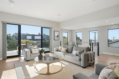 Beach Townhome/Townhouse For Sale in Hermosa Beach, California