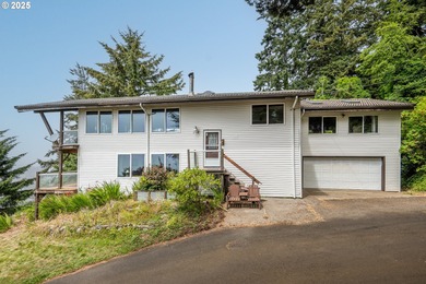 Beach Home For Sale in Depoe Bay, Oregon