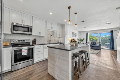 Beach Townhome/Townhouse For Sale in Destin, Florida