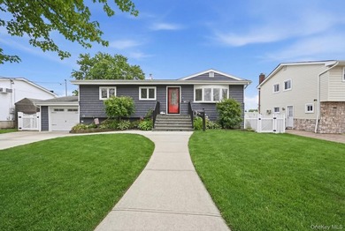 Beach Home Sale Pending in Seaford, New York