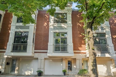 Beach Townhome/Townhouse Sale Pending in Chicago, Illinois