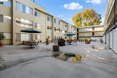 Beach Condo For Sale in Oakland, California