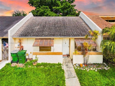 Beach Townhome/Townhouse Sale Pending in Homestead, Florida