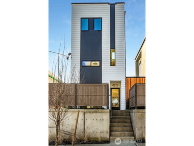 Beach Home For Sale in Seattle, Washington