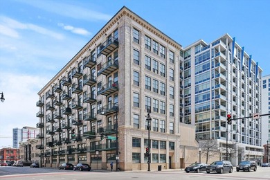Beach Condo For Sale in Chicago, Illinois