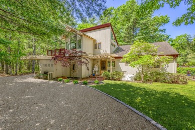 Beach Home For Sale in East Hampton, New York