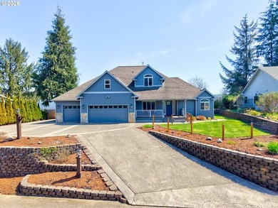 Beach Home For Sale in Coos Bay, Oregon