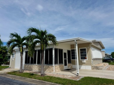 Beach Home For Sale in Bradenton, Florida