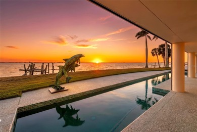 Beach Home For Sale in Sarasota, Florida