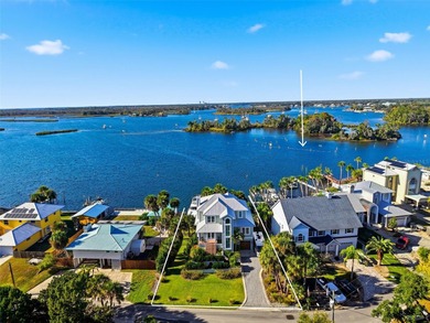 Beach Home For Sale in Crystal River, Florida