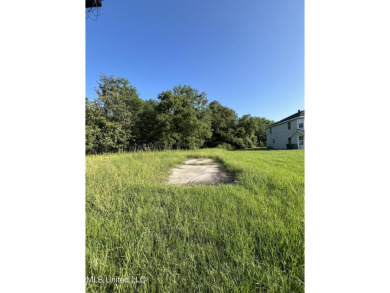 Beach Lot For Sale in Gulfport, Mississippi