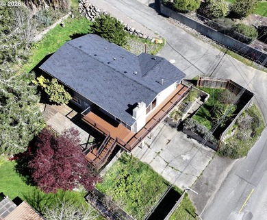 Beach Home For Sale in Brookings, Oregon