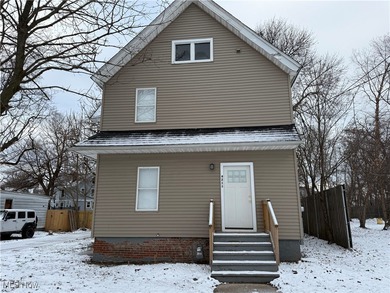 Beach Home For Sale in Ashtabula, Ohio