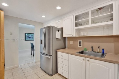 Beach Condo For Sale in Hollywood, Florida