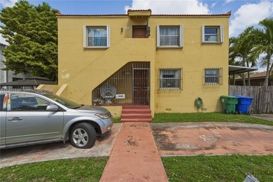 Beach Townhome/Townhouse Sale Pending in Miami, Florida