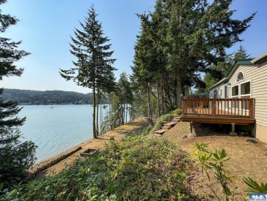 Beach Home Sale Pending in Port Townsend, Washington