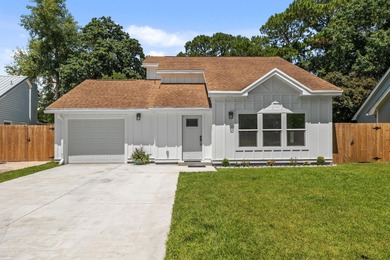 Beach Home Sale Pending in Fort Walton Beach, Florida