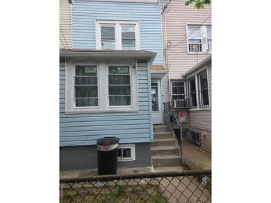 Beach Home For Sale in Jamaica, New York