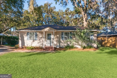Beach Home For Sale in Saint Simons, Georgia