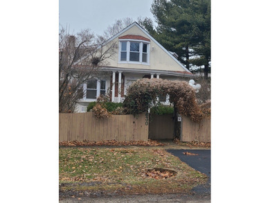 Beach Home For Sale in Winthrop Harbor, Illinois