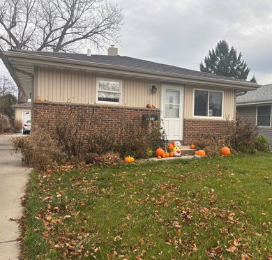 Beach Home For Sale in Racine, Wisconsin