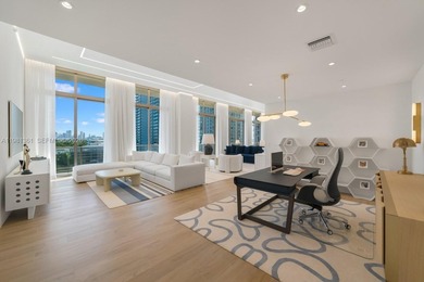 Beach Condo For Sale in Coconut Grove, Florida