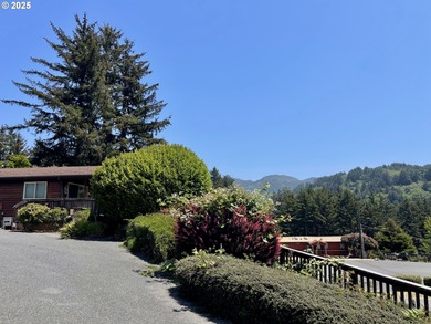 Beach Home For Sale in Brookings, Oregon
