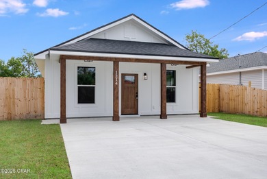 Beach Home For Sale in Panama City, Florida