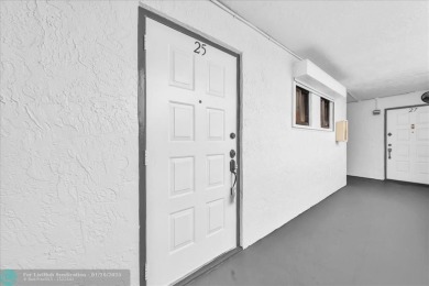 Beach Condo For Sale in Hollywood, Florida