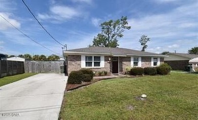 Beach Home Sale Pending in Lynn Haven, Florida