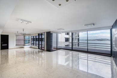 Beach Home For Sale in Panamá,