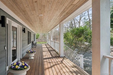 Beach Home For Sale in Hampton Bays, New York
